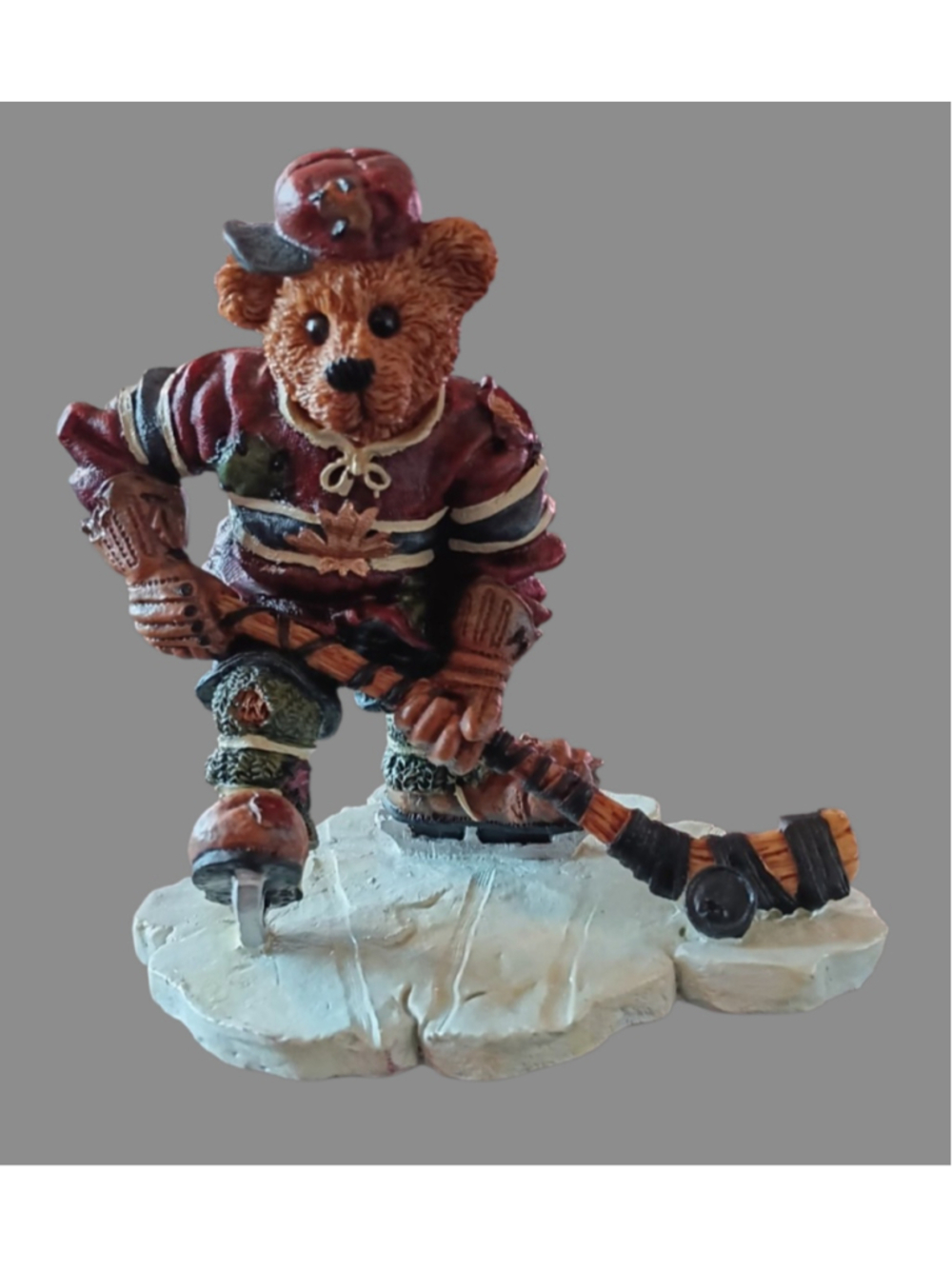 NIB Boyds Bears Hockey Player Figurine Red Brown 228305
Puck...Slapshot.
